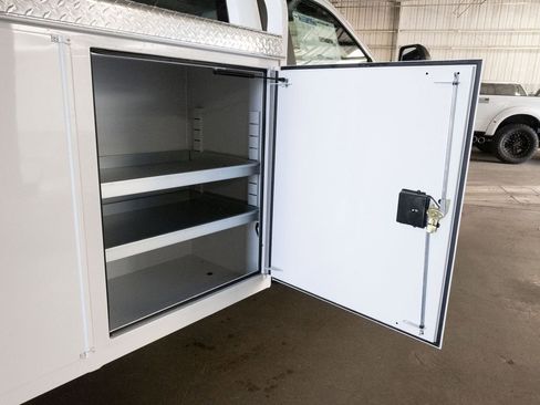 New 2025 Ford F450 XL w/ XL Chrome Package image 28