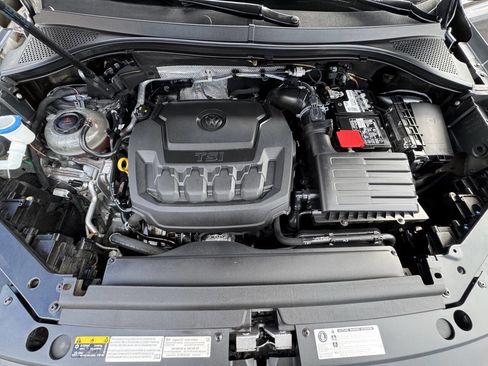 Used 2018 Volkswagen Tiguan SEL Premium w/ 3rd Row Seat Package image 19
