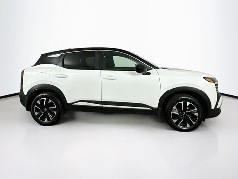 Used 2025 Nissan Kicks SV AWD/4WD image 10