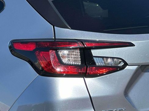 Used 2024 Subaru Crosstrek 2.5i Limited w/ Crosstrek Mirror Package image 8