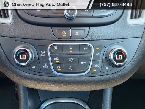 Used 2022 Chevrolet Malibu LT FWD image 21