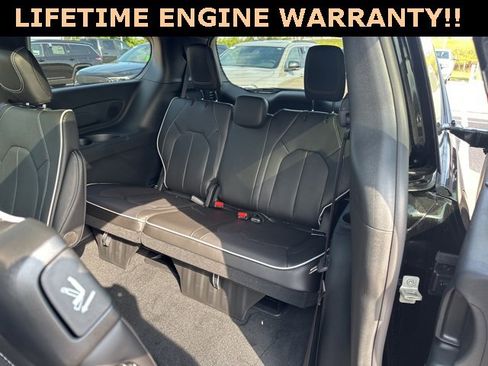 New 2026 Chrysler Pacifica Limited w/ S Appearance Package image 43