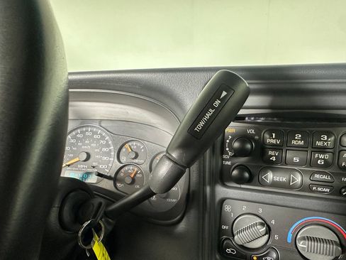 Used 2002 GMC Sierra 2500 4x4 Extended Cab HD w/ Off-Road Skid Plate Pkg image 12