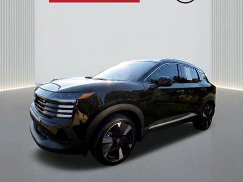 Certified 2025 Nissan Kicks SR FWD image 1