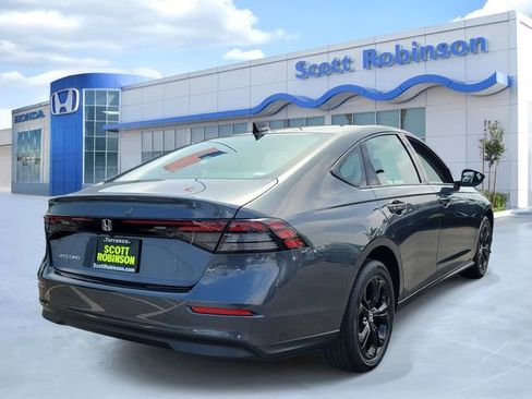 Certified 2025 Honda Accord SE image 4