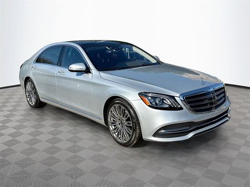 Used 2020 Mercedes-Benz S 560 4MATIC Sedan w/ Premium Package image 4