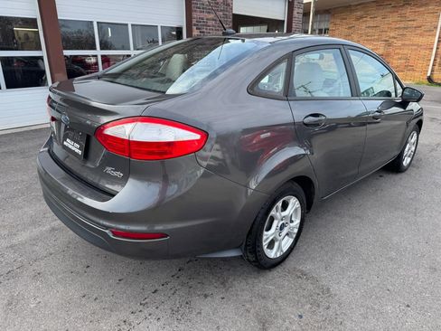 Used 2015 Ford Fiesta SE image 14