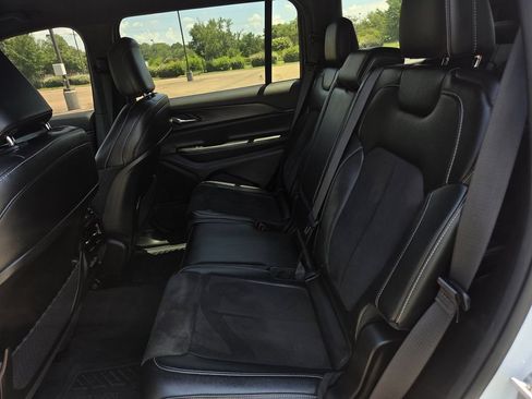 Used 2023 Jeep Grand Cherokee L Laredo AWD/4WD image 19
