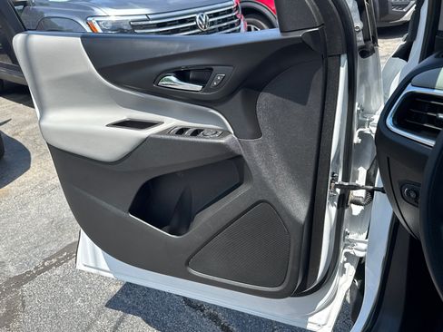 Used 2022 Chevrolet Equinox LT FWD image 16