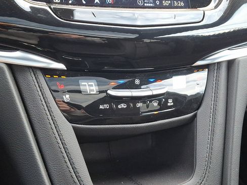 Used 2025 Cadillac XT6 Sport w/ Technology Package image 17