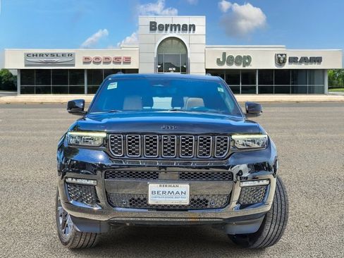 Used 2024 Jeep Grand Cherokee L Summit AWD/4WD image 6