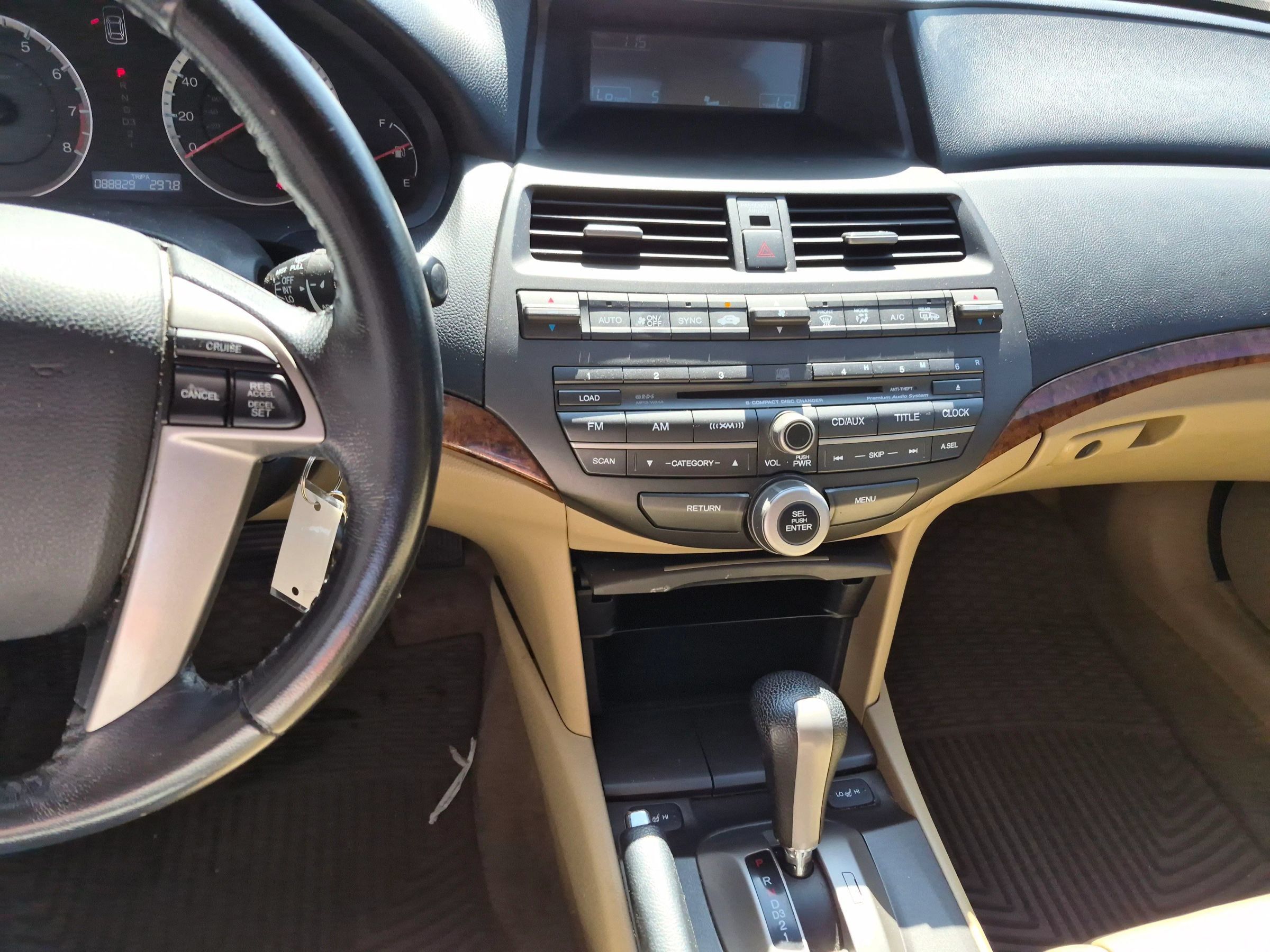 Used 2011 Honda Accord EX-L image 8