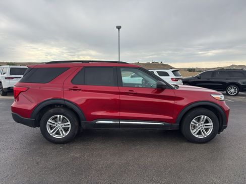 Used 2023 Ford Explorer XLT w/ Class IV Trailer Tow Package AWD/4WD image 21