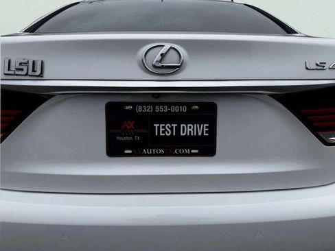 Used 2015 Lexus LS 460 image 16