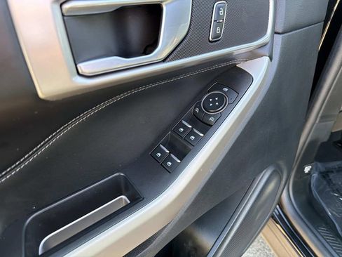 Certified 2023 Ford Explorer XLT image 17