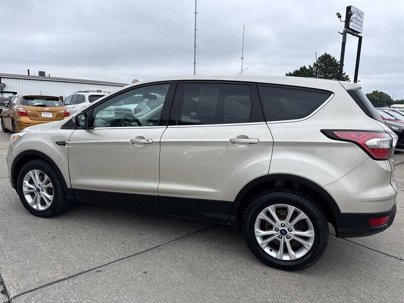 Used 2017 Ford Escape SE AWD/4WD image 4
