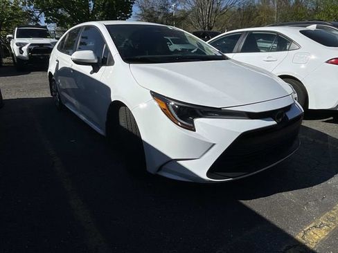 Used 2024 Toyota Corolla LE image 5