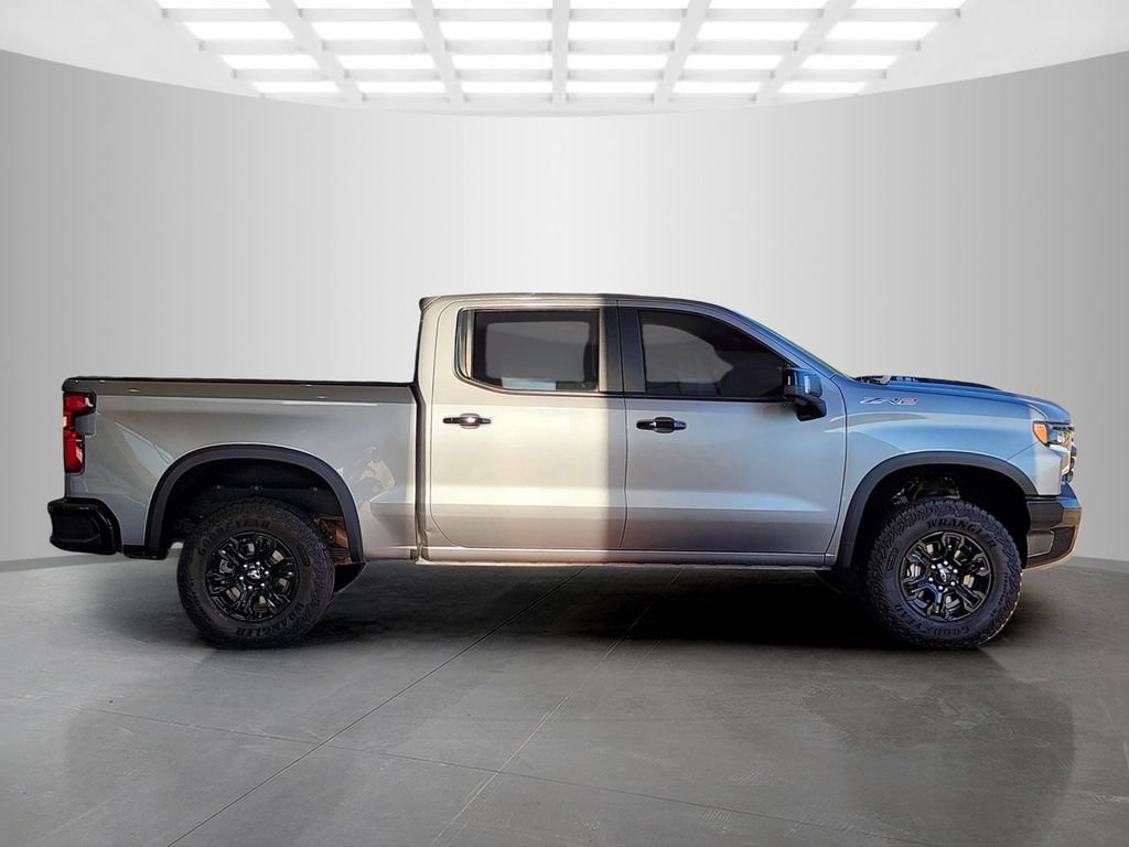 Used 2023 Chevrolet Silverado 1500 ZR2 w/ Technology Package AWD/4WD image 3