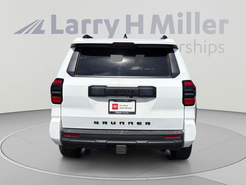 Used 2025 Toyota 4Runner 4WD image 4