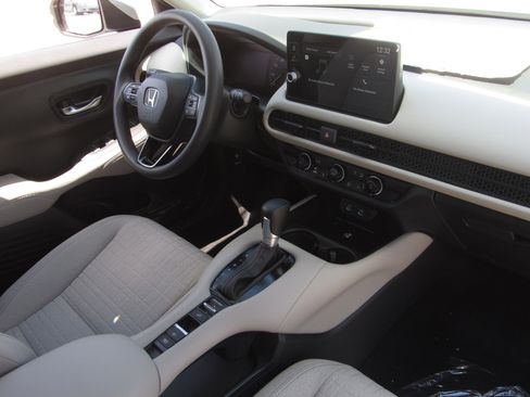 New 2026 Honda HR-V LX image 7