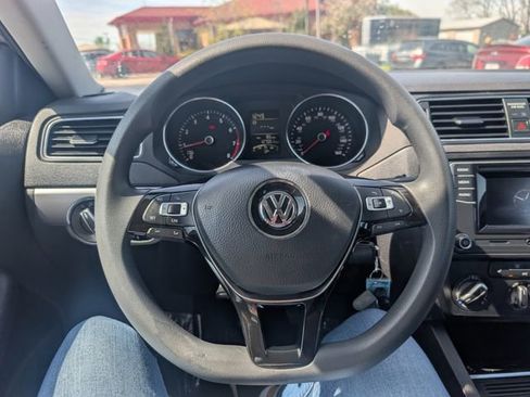 Used 2018 Volkswagen Jetta S w/ Cold Weather Package FWD image 10