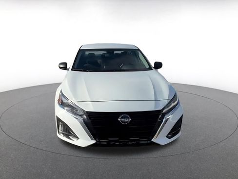 Used 2025 Nissan Altima 2.5 SV image 4