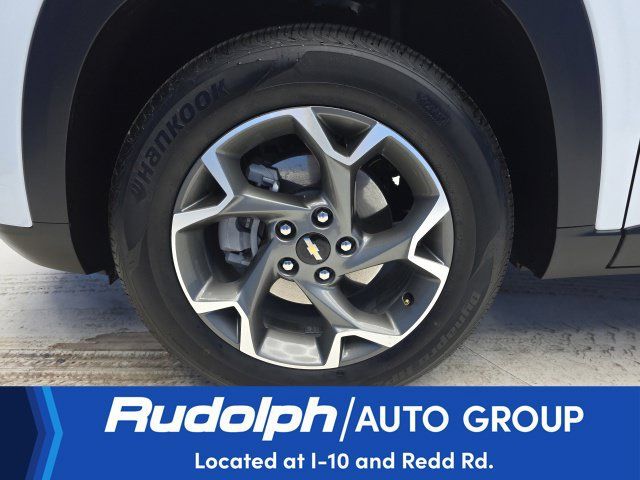 Used 2026 Chevrolet Trax LT FWD image 9