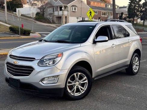 Used 2017 Chevrolet Equinox LT FWD image 3