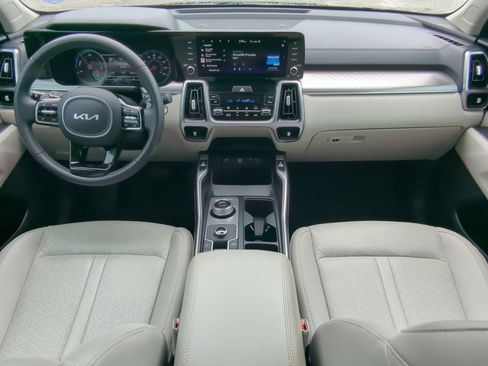 Used 2023 Kia Sorento EX AWD/4WD image 13