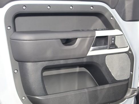 Used 2024 Land Rover Defender 130 S image 22