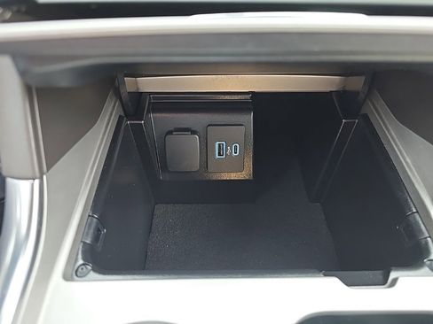 Used 2023 Ford Explorer Platinum w/ Class IV Trailer Tow Package image 9