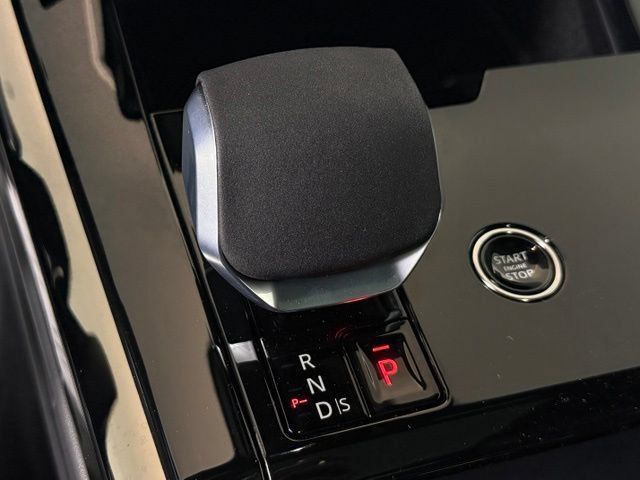 New 2026 Land Rover Range Rover Sport SE AWD/4WD image 32