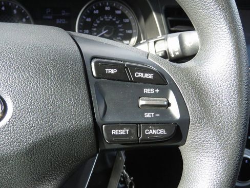 Used 2019 Hyundai Elantra SE w/ Cargo Package image 23