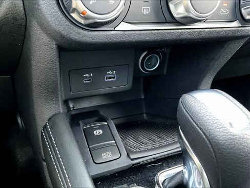 Used 2024 Nissan Kicks SV image 27