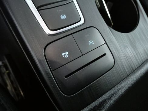 Certified 2025 Ford Escape ST-Line AWD/4WD image 24