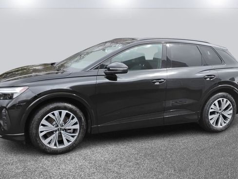 Certified 2025 Audi Q4 e-tron Premium w/ Convenience Package image 3