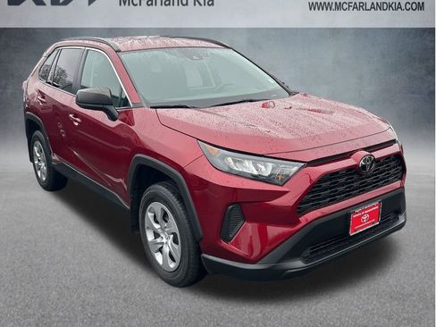 Used 2021 Toyota RAV4 LE image 4