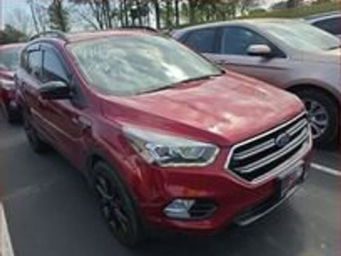 Used 2018 Ford Escape SE w/ SE Sport Appearance Package image 1