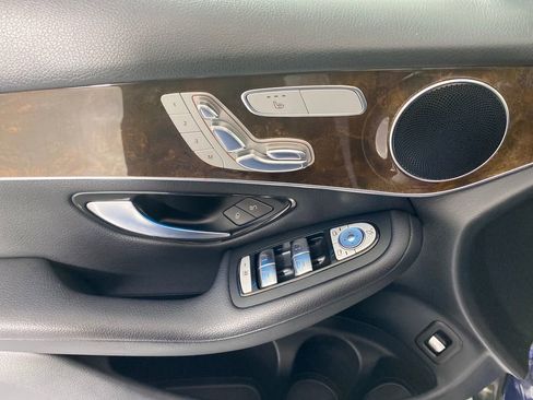 Used 2019 Mercedes-Benz GLC 300 4MATIC image 12