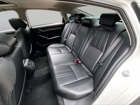 Used 2022 Honda Accord Touring image 21