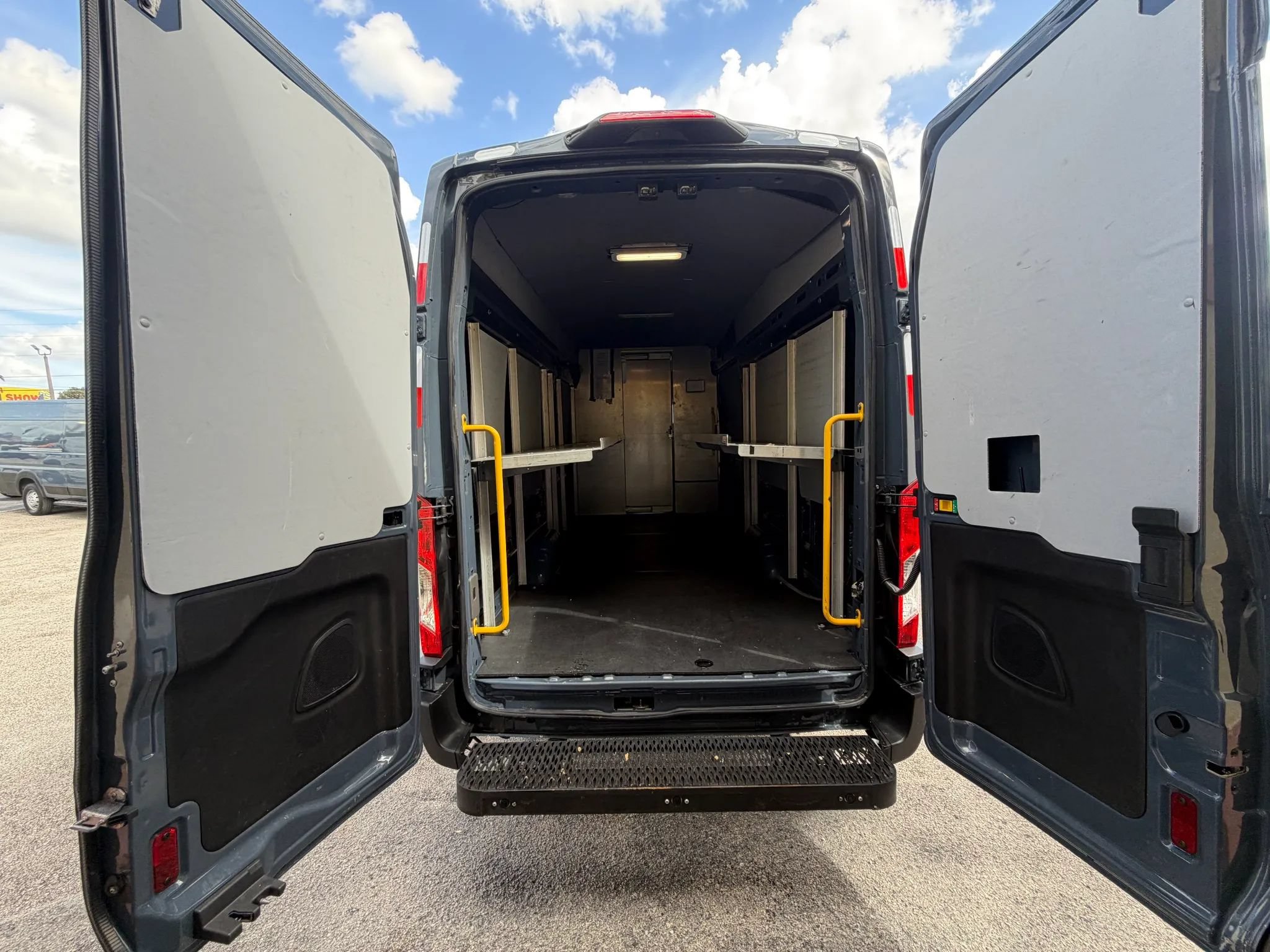 Used 2020 Ford Transit 250 148 High Roof Extended RWD image 5