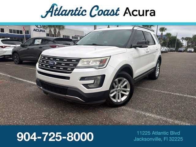 Used 2017 Ford Explorer XLT FWD image 1