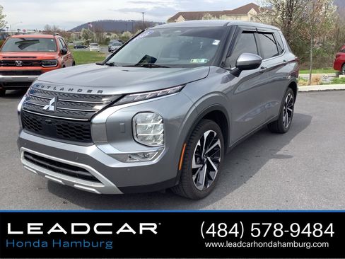 Used 2022 Mitsubishi Outlander SE image 1