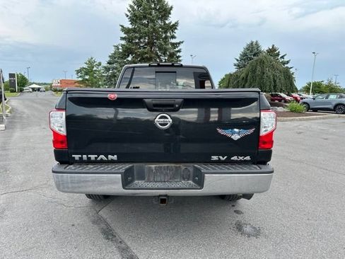 Used 2018 Nissan Titan SV AWD/4WD image 4