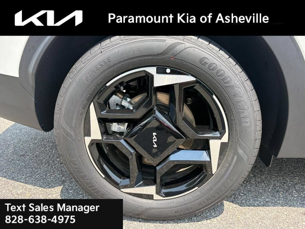 Certified 2026 Kia Sportage EX AWD/4WD image 30