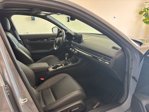 Certified 2025 Honda Civic Sport Touring image 6