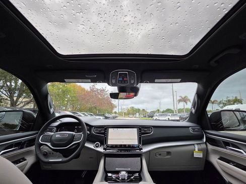 New 2026 Jeep Grand Wagoneer Limited AWD/4WD image 11