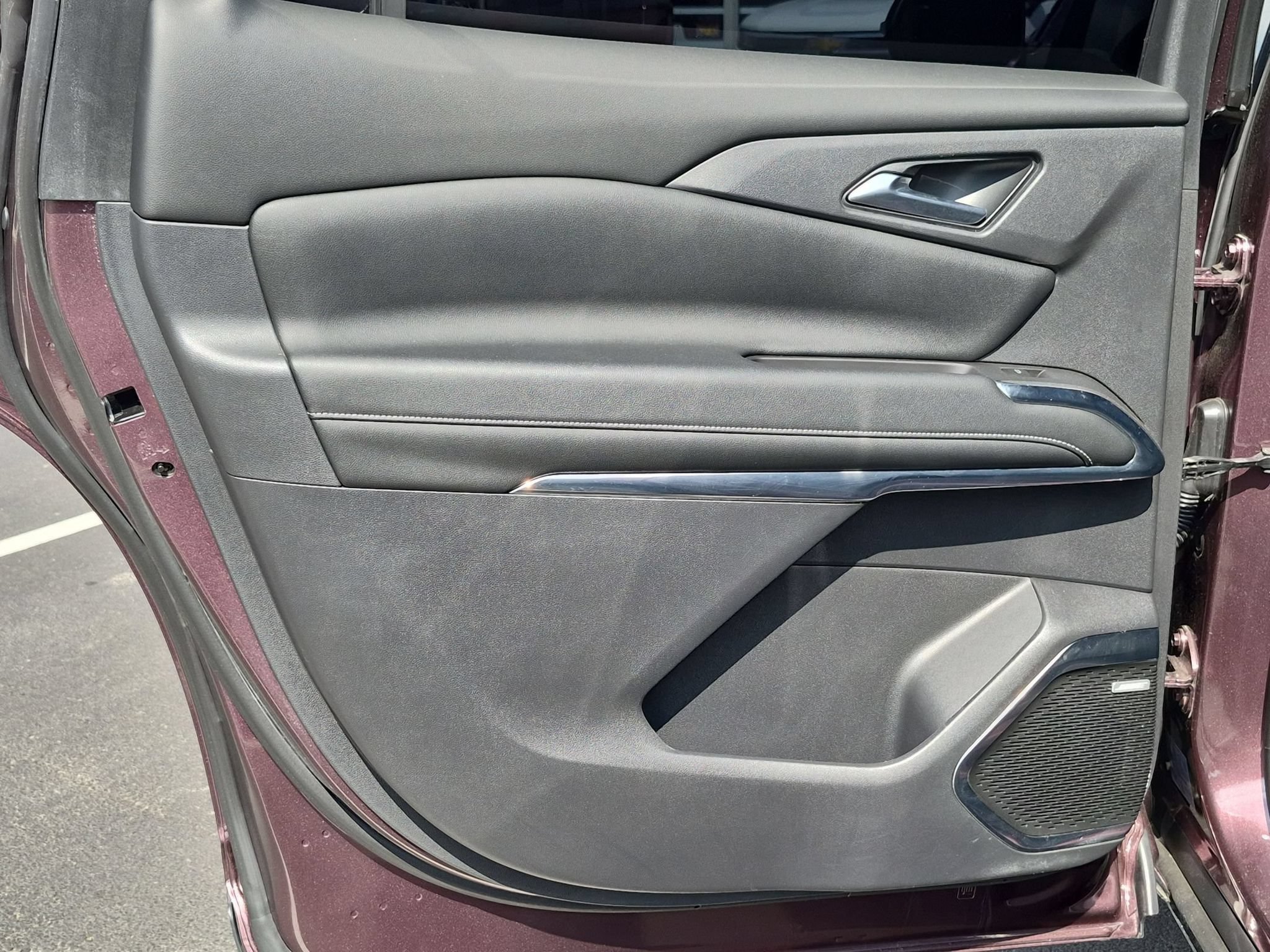 Used 2024 Chevrolet Traverse LT w/ Enhanced Driving Package FWD image 16