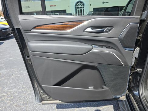 Used 2023 Cadillac Escalade ESV Luxury image 14