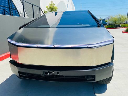 Used 2024 Tesla Cybertruck AWD Crew Cab image 2